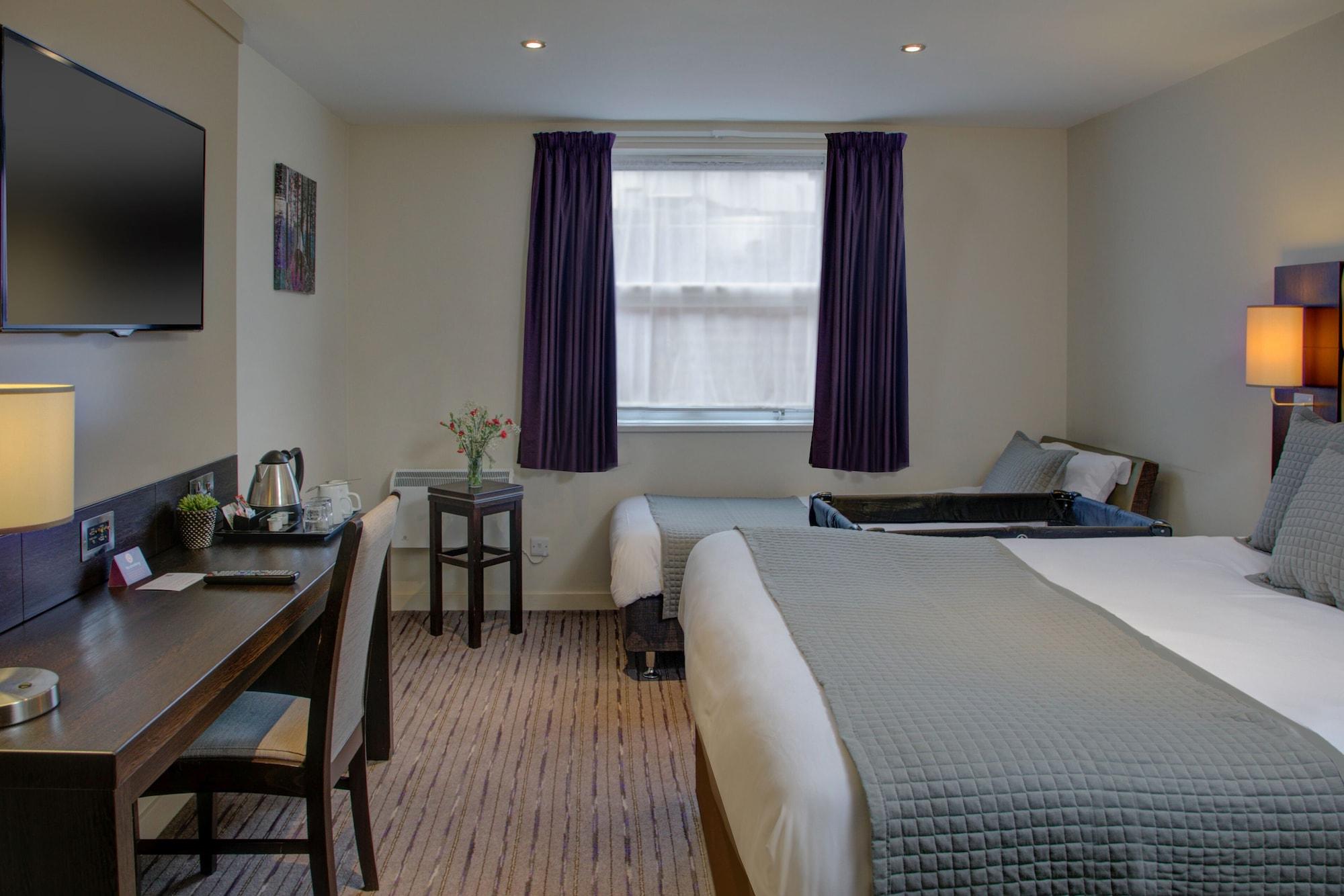 Premier Inn Huddersfield West Экстерьер фото