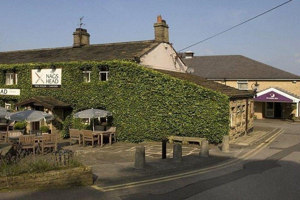 Premier Inn Huddersfield West Экстерьер фото
